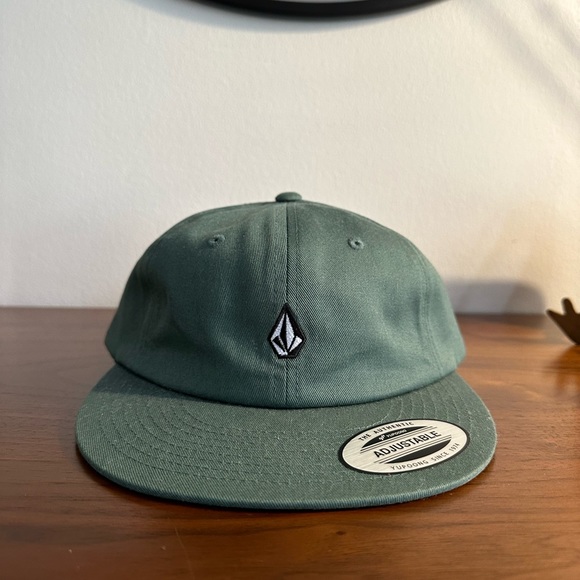 Volcom Hat - Picture 5 of 5